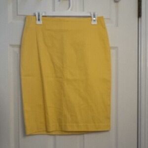 New York & Company Women's Stretch Pencil Skirt Knee Length Yellow Sz 2